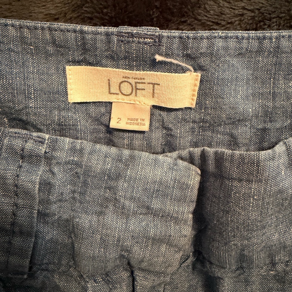 Ann Taylor light denim shorts EUC